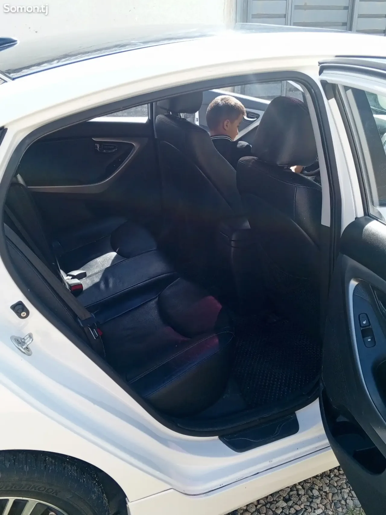 Hyundai Avante 2013 · 1.6 AT