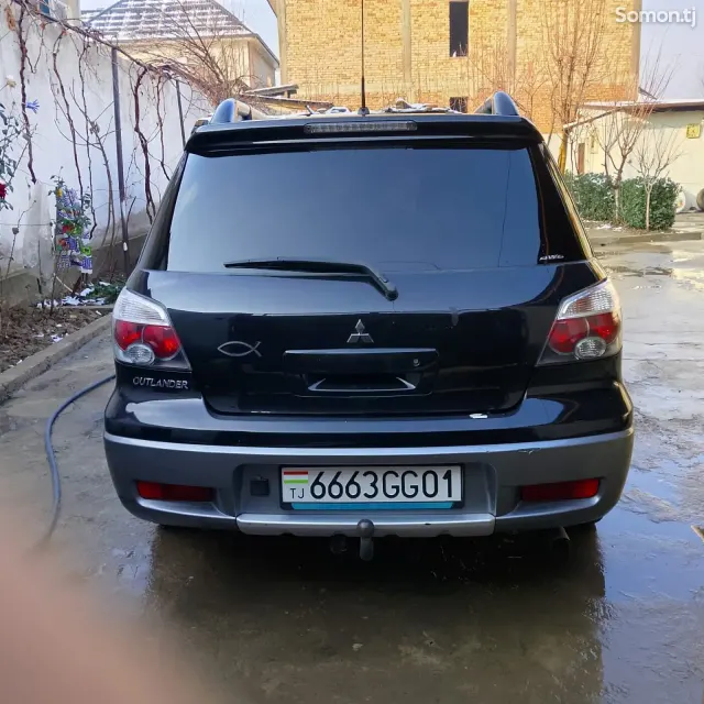 Mitsubishi Outlander 2006 · 2.0 MT