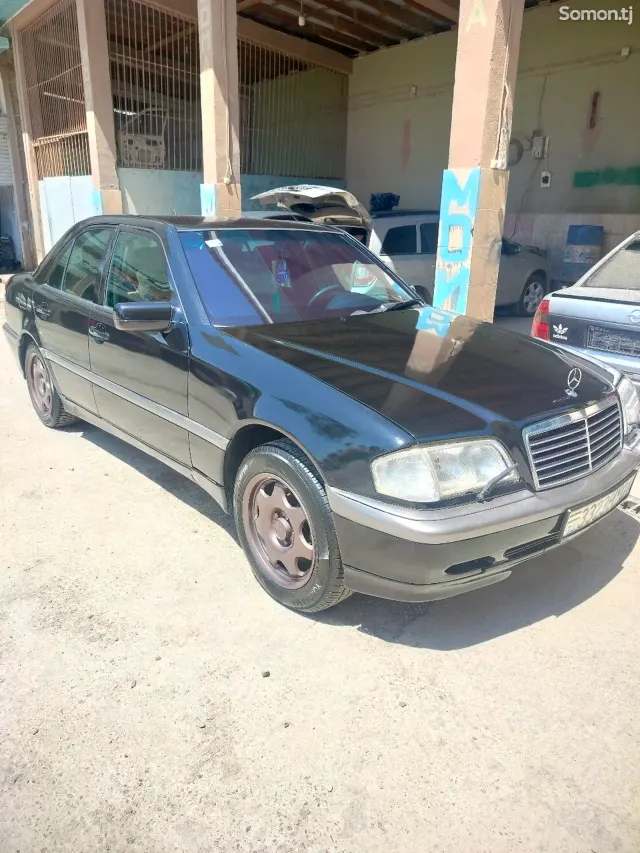 Mercedes-Benz C class 1995 · 2.0 MT