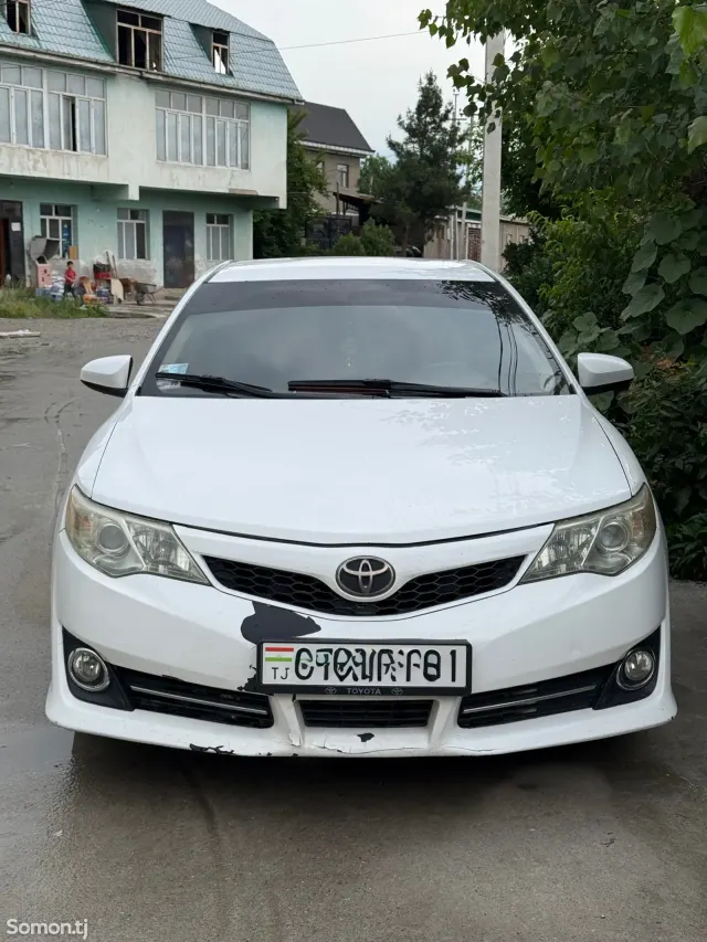Toyota Camry 2012 · 2.5 AT