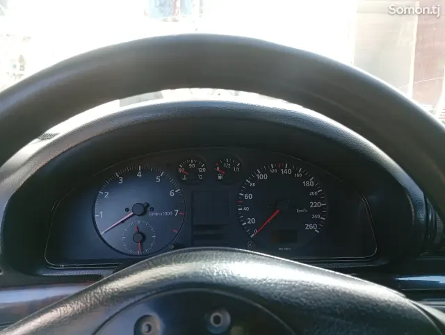 Audi A4 1995 · 1.8 MT