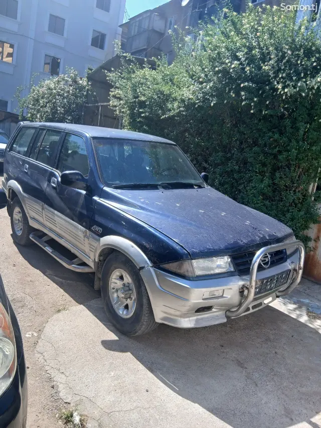 Ssang Yong Musso 1996 · 2.5 MT