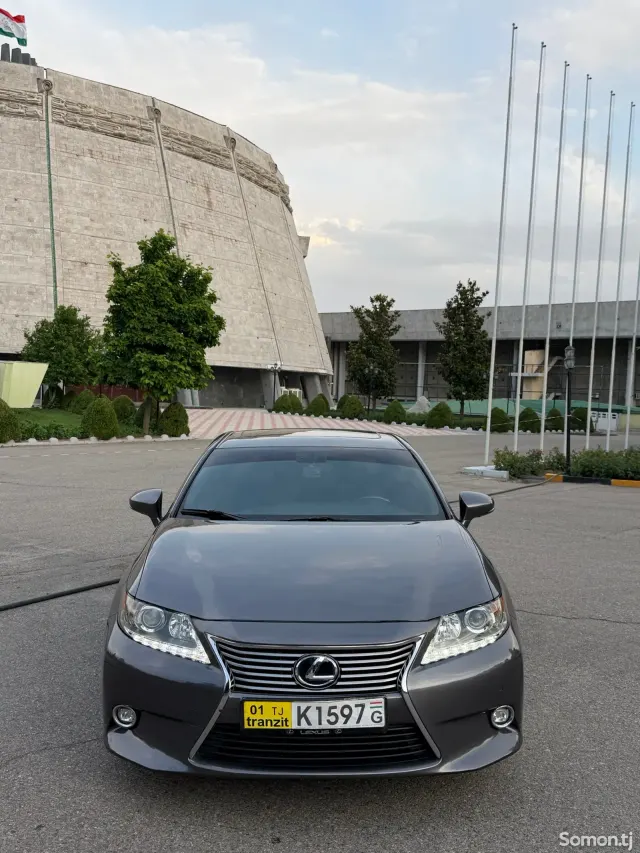 Lexus ES series 2014 · 3.0 AT
