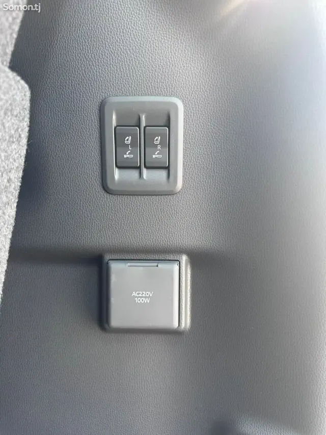 Toyota Land Cruiser Prado 2025 · 2.4 AT