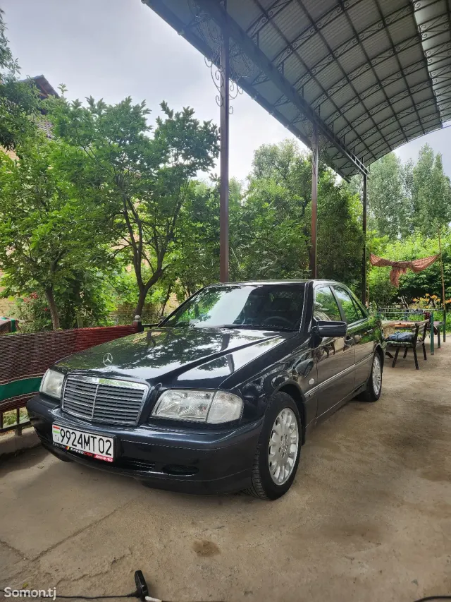 Mercedes-Benz C class 1999 · 2.2 MT