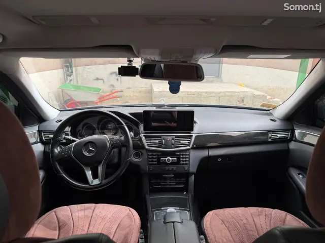 Mercedes-Benz E class 2012 · 3.5 AT