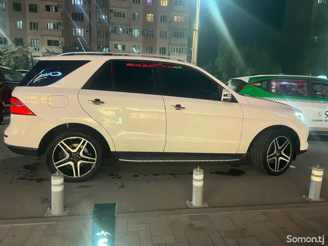 Mercedes-Benz ML class 2012 · 3.5 AT