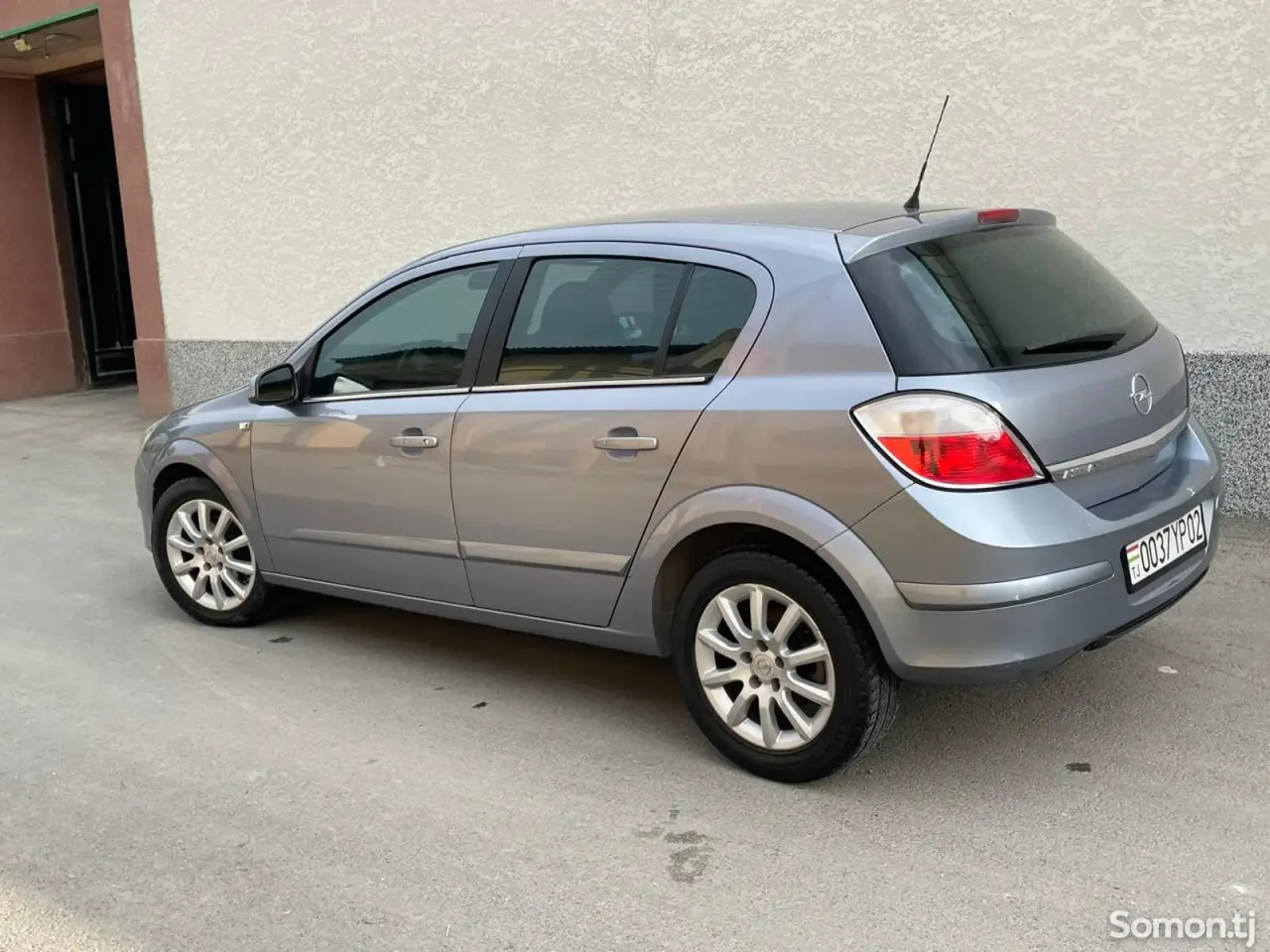 Opel Astra H 2006 · 1.8 MT