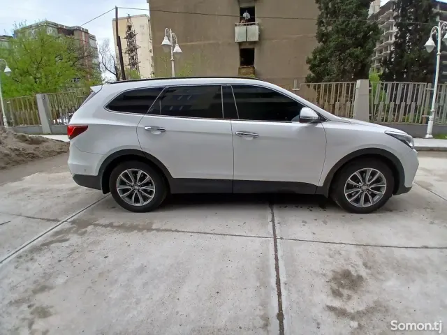 Hyundai Santa Fe 2017 · 2.2 AT