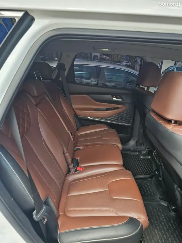 Hyundai Santa Fe 2023 · 3.5 AT