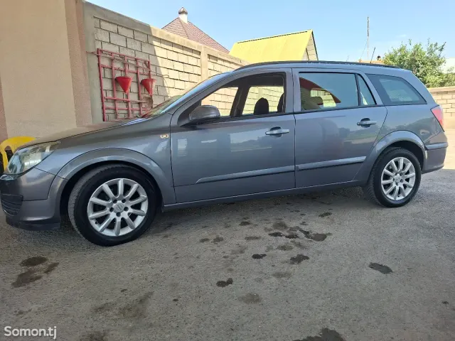 Opel Astra H 2006 · 1.6 MT