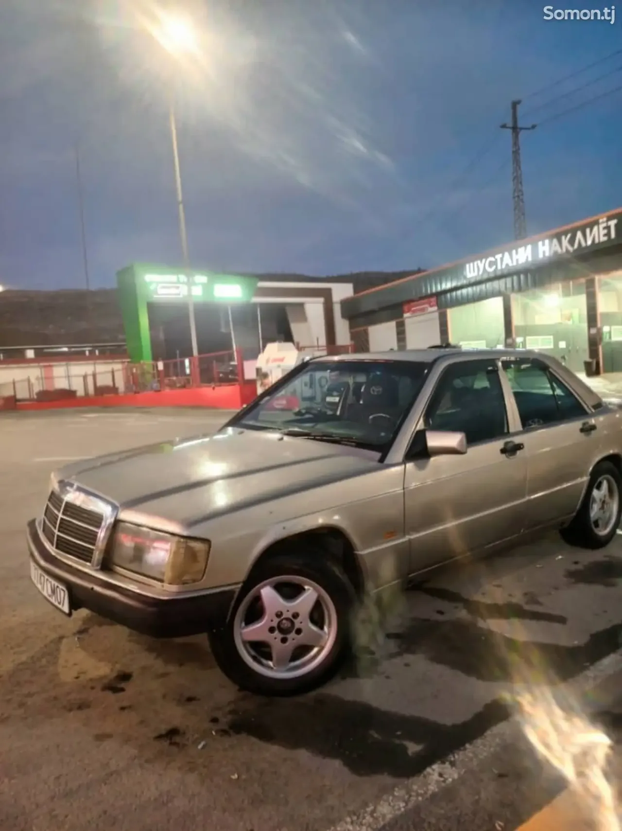 Mercedes-Benz W201 1994 · 2.0 MT
