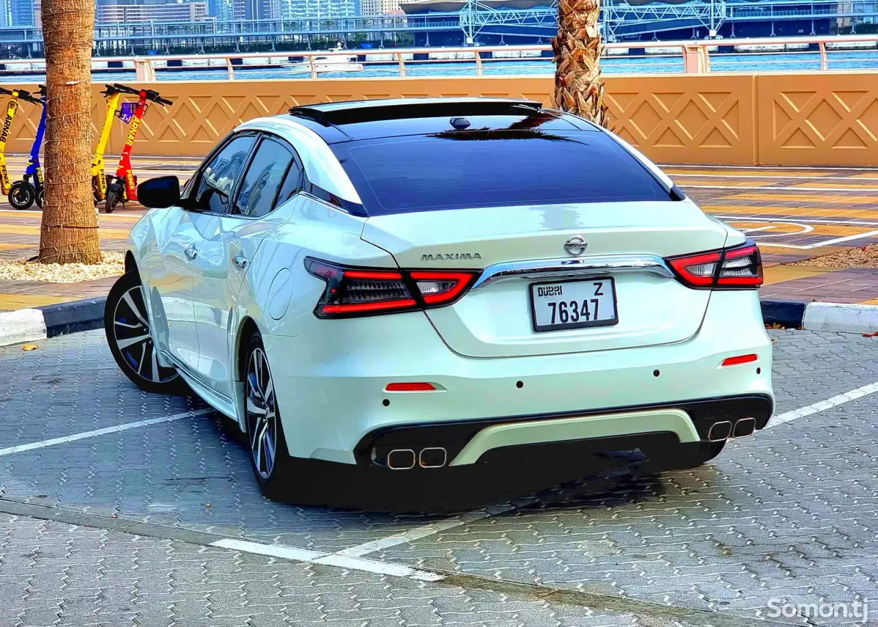 Nissan Maxima 2021 · 3.5 AT