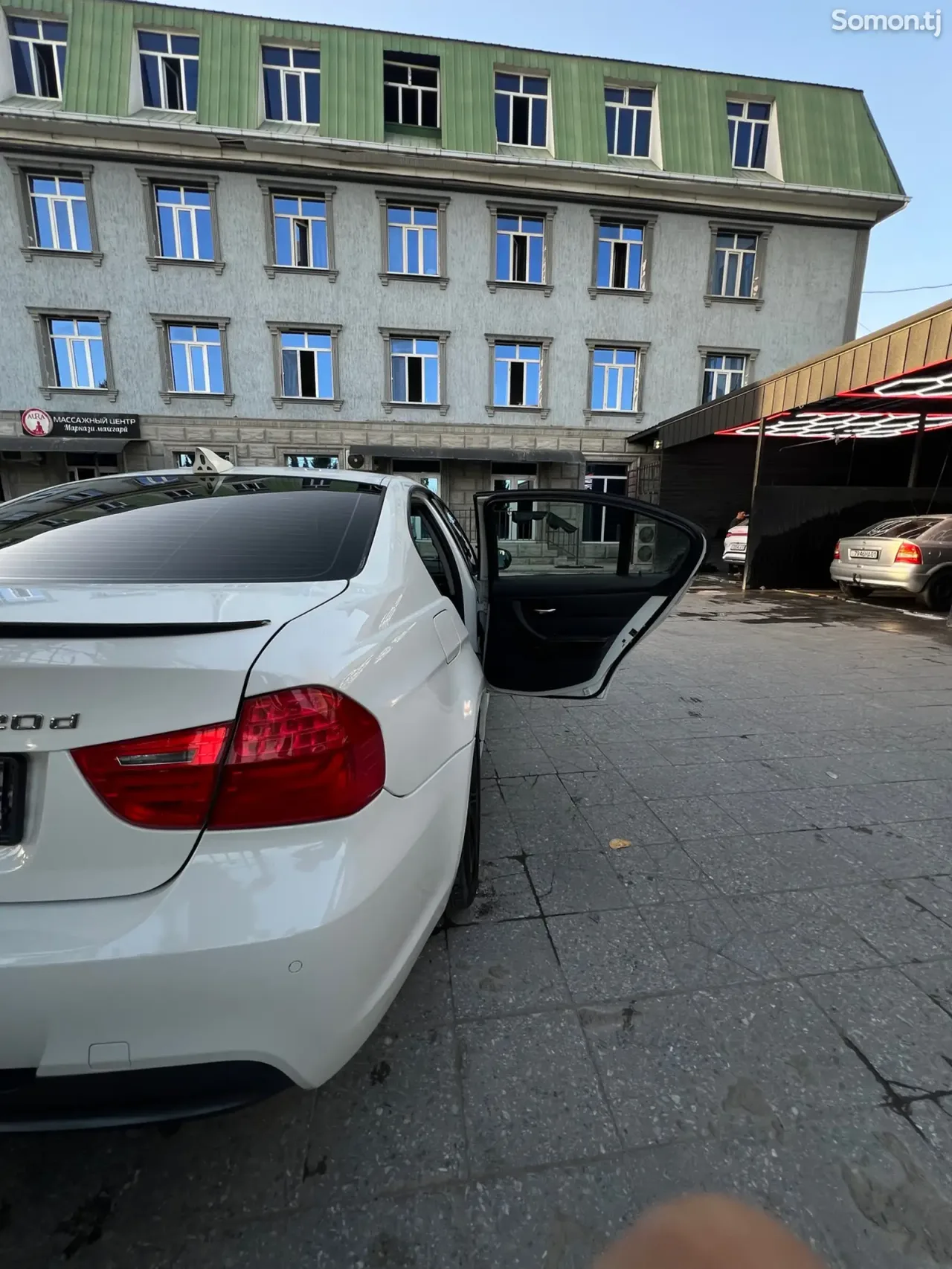 BMW 3 series 2011 · 2.0 AT