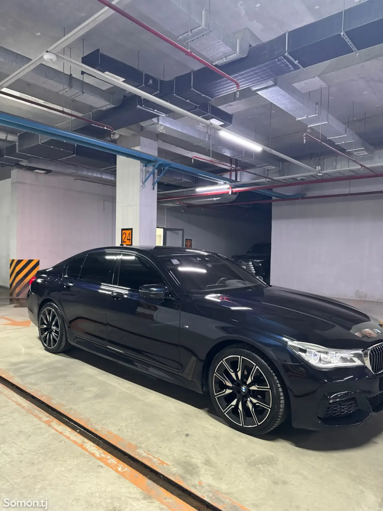 BMW 7 series 2016 · 4.0 AT