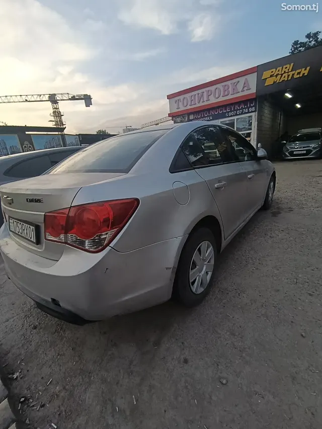 Chevrolet Cruze 2009 · MT