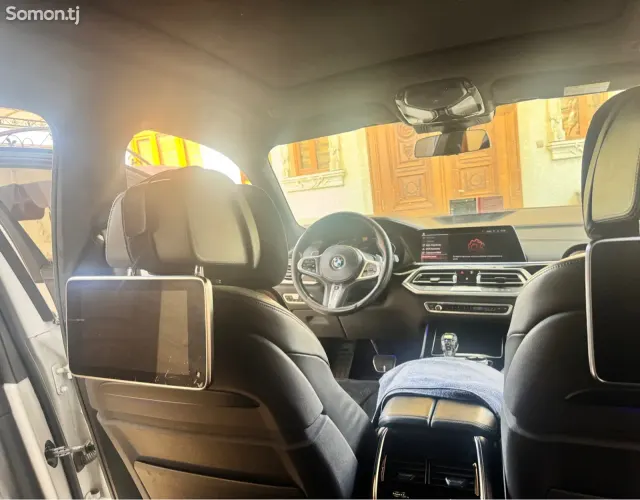 BMW X7 2019 · 4.0 AT