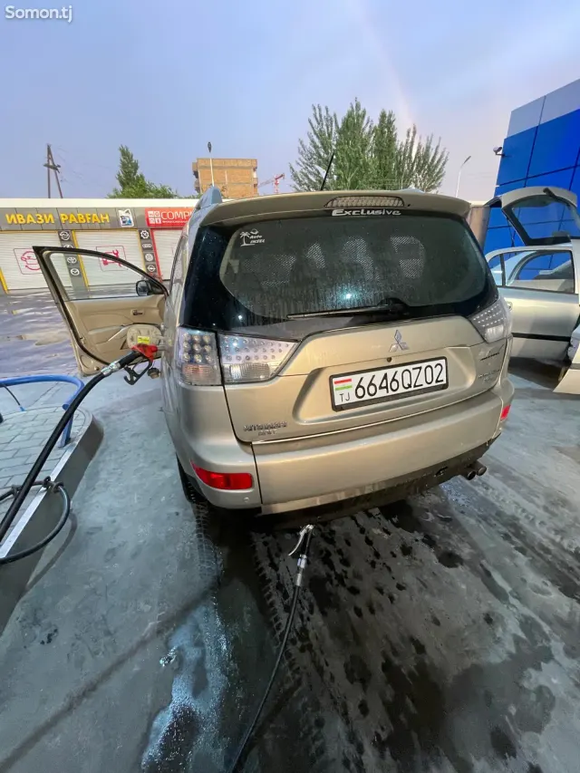 Mitsubishi Outlander 2008 · 3.0 AT