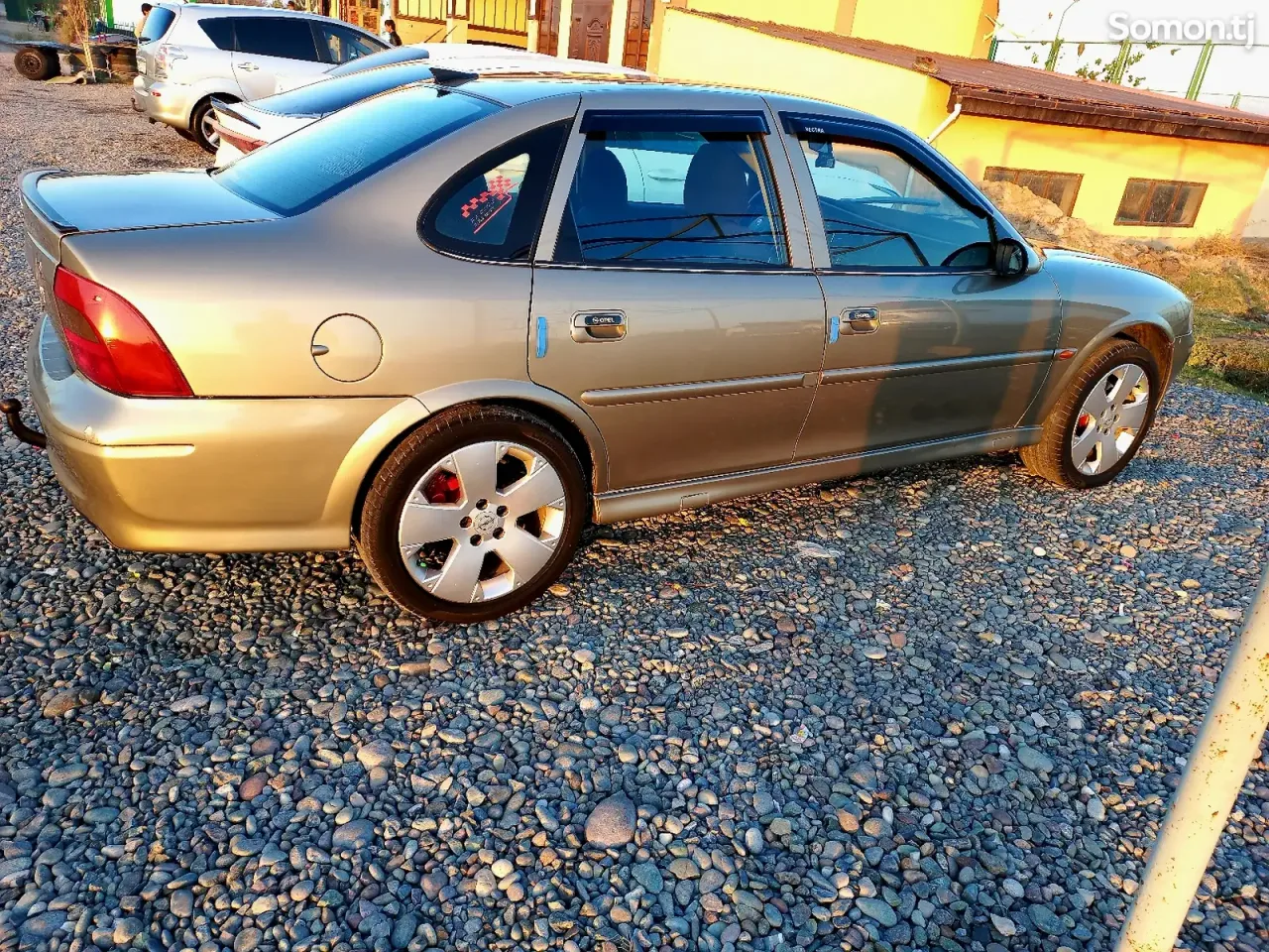 Opel Vectra B 1999 · 1.6 MT