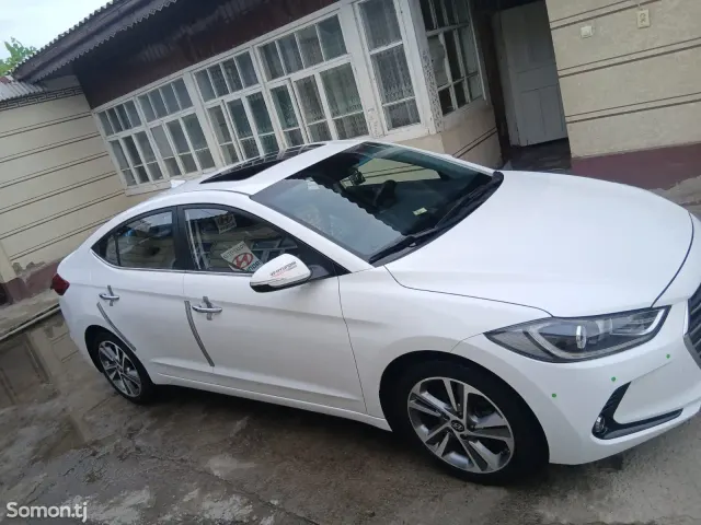 Hyundai Avante 2015 · 1.6 AT