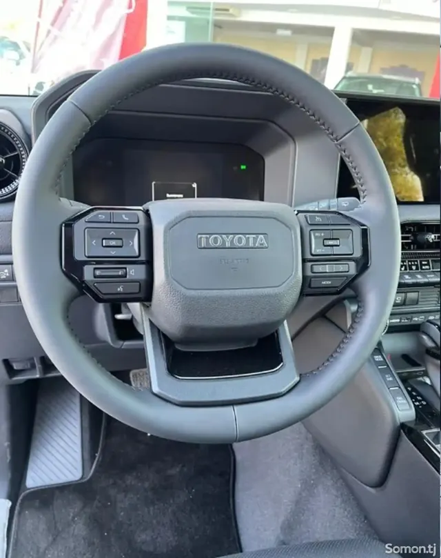 Toyota Land Cruiser Prado 2025 · 2.4 AT