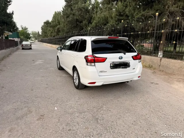 Toyota Fielder 2017 · 1.5 AT