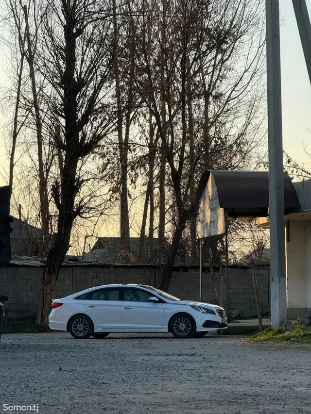 Hyundai Sonata 2015 · 2.4 AT