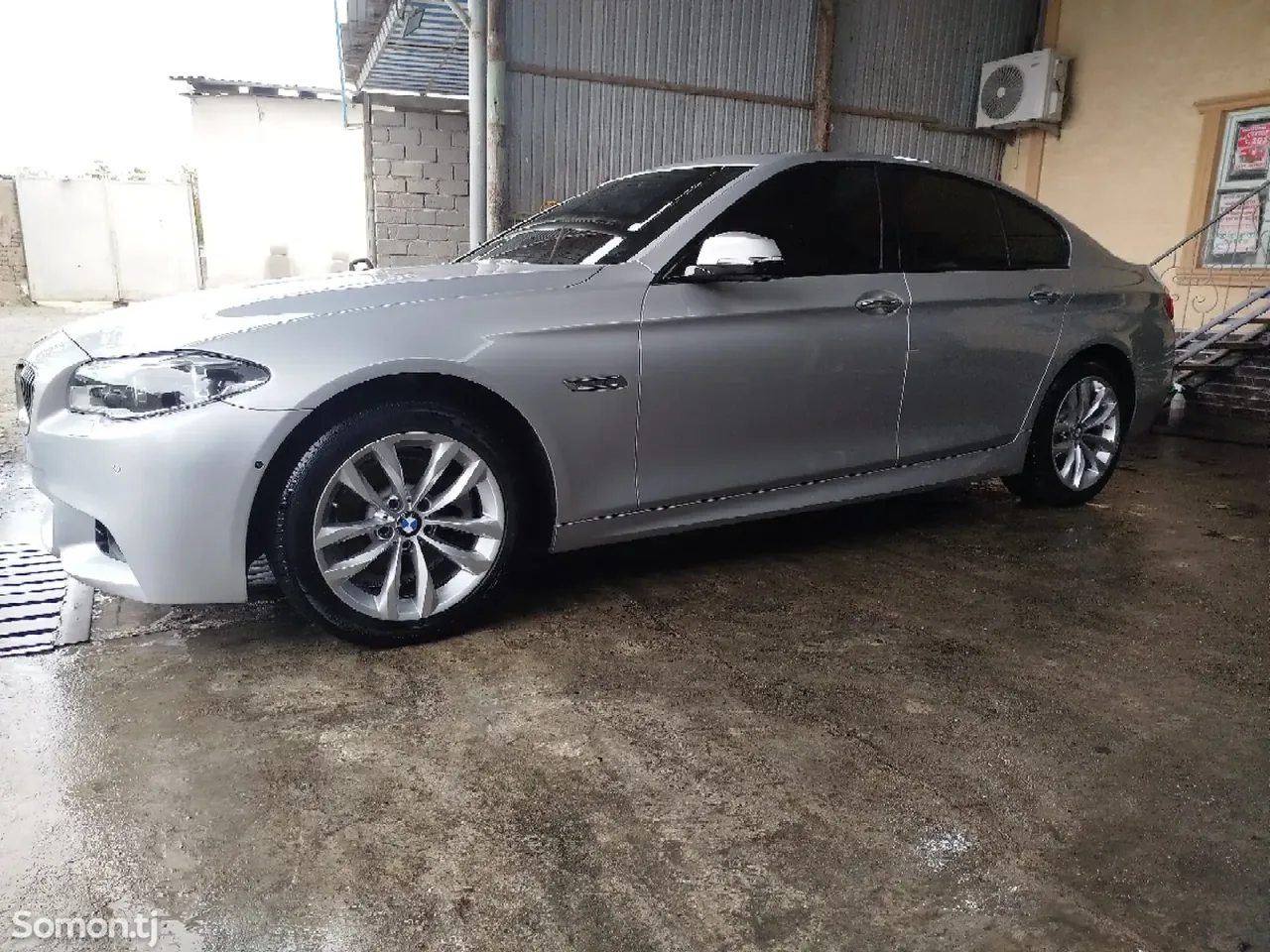 BMW 5 series 2015 · 2.0 AT