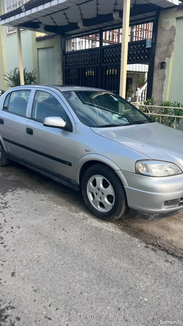 Opel Astra G 1999 · 1.6 MT