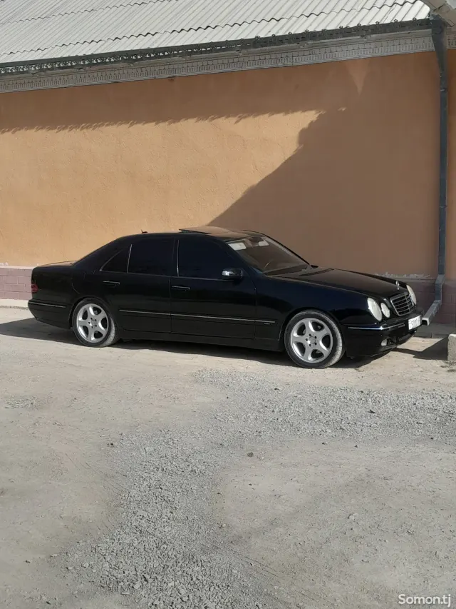 Mercedes-Benz E class 2001 · 2.8 AT