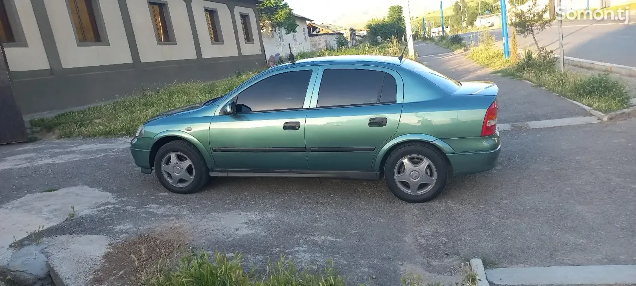Opel Astra G 2000 · 1.8 MT
