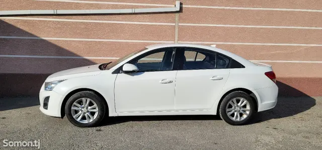 Chevrolet Cruze 2014 · 1.8 AT