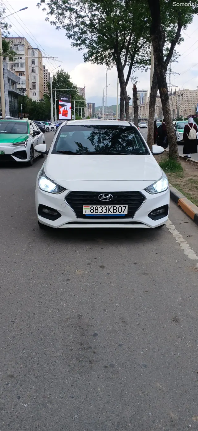 Hyundai Solaris 2018 · 1.4 AT