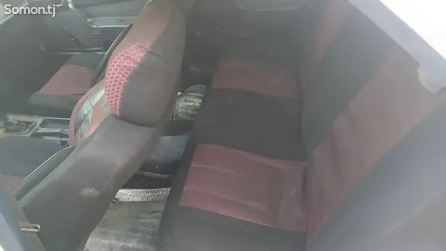 Mercedes-Benz W201 1991 · 2.0 MT