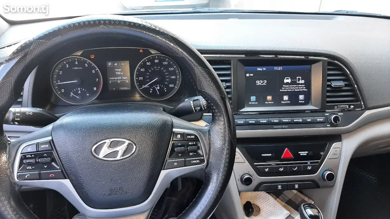 Hyundai Elantra 2018 · 2.0 AT