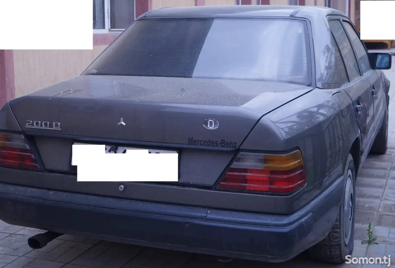 Mercedes-Benz W124 1989 · 2.0 MT