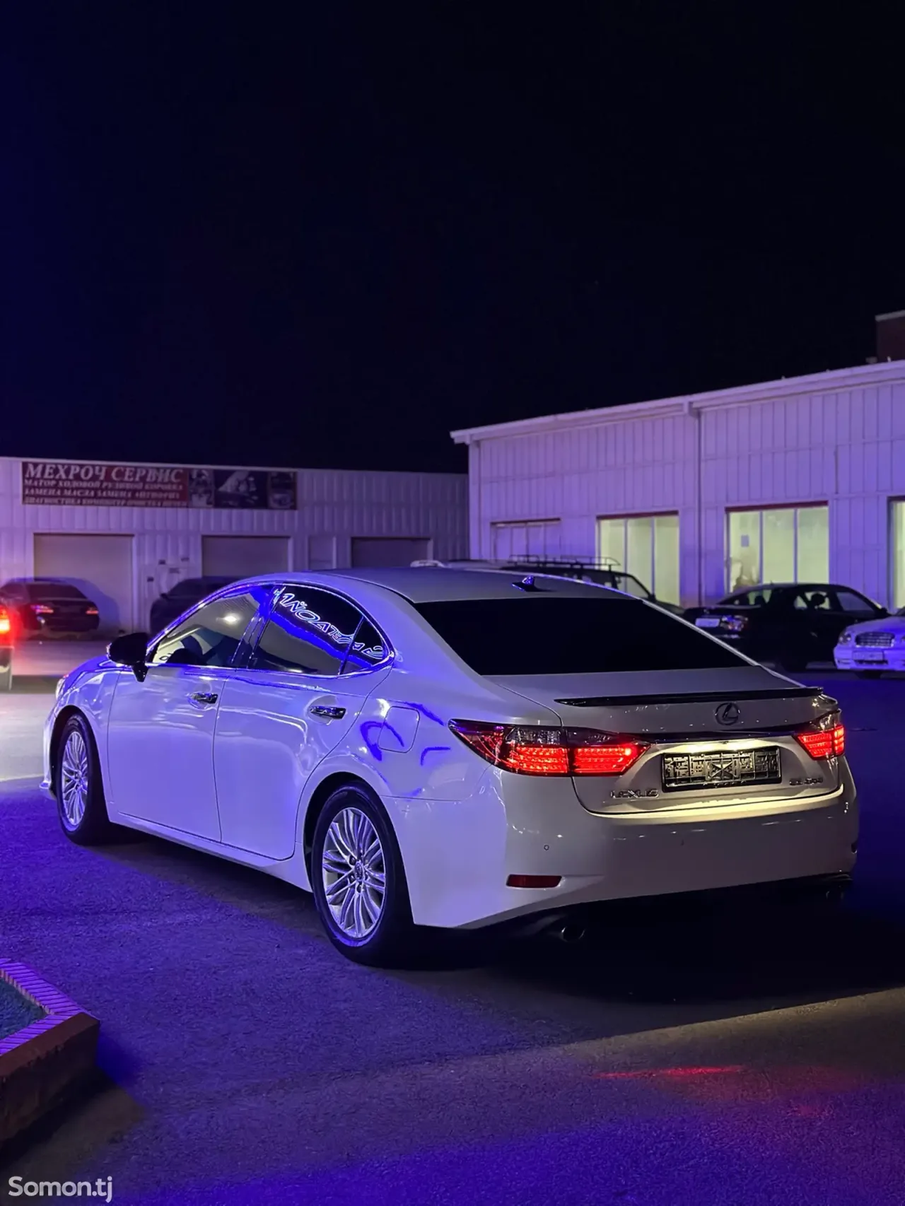 Lexus ES series 2013 · 3.5 AT