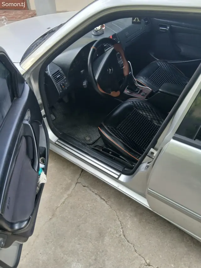 Mercedes-Benz C class 1999 · 1.8 MT