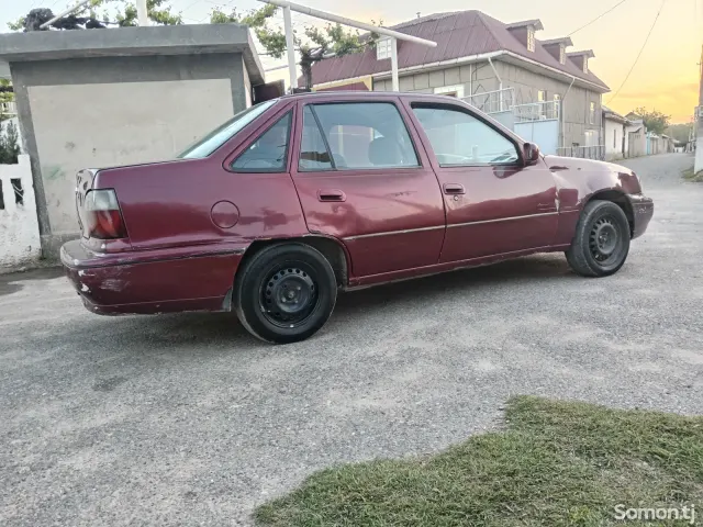 Daewoo Nexia 1995 · 1.6 MT