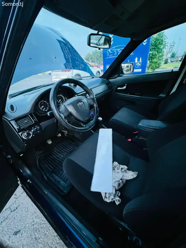 Lada (ВАЗ) Priora 2013 · 1.6 MT