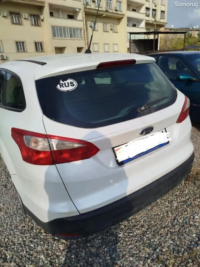 Ford Focus 2013 · 1.6 MT