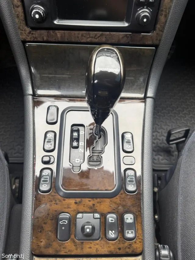 Mercedes-Benz E class 2001 · 2.4 AT