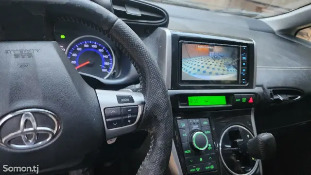 Toyota Wish 2015 · 2.0 AT