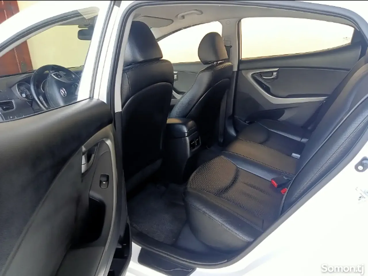 Hyundai Avante 2014 · 1.6 AT