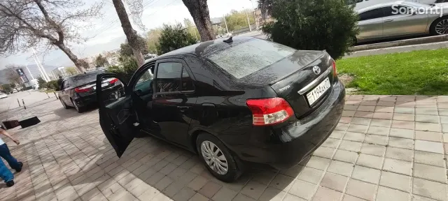 Toyota Yaris 2008 · AT