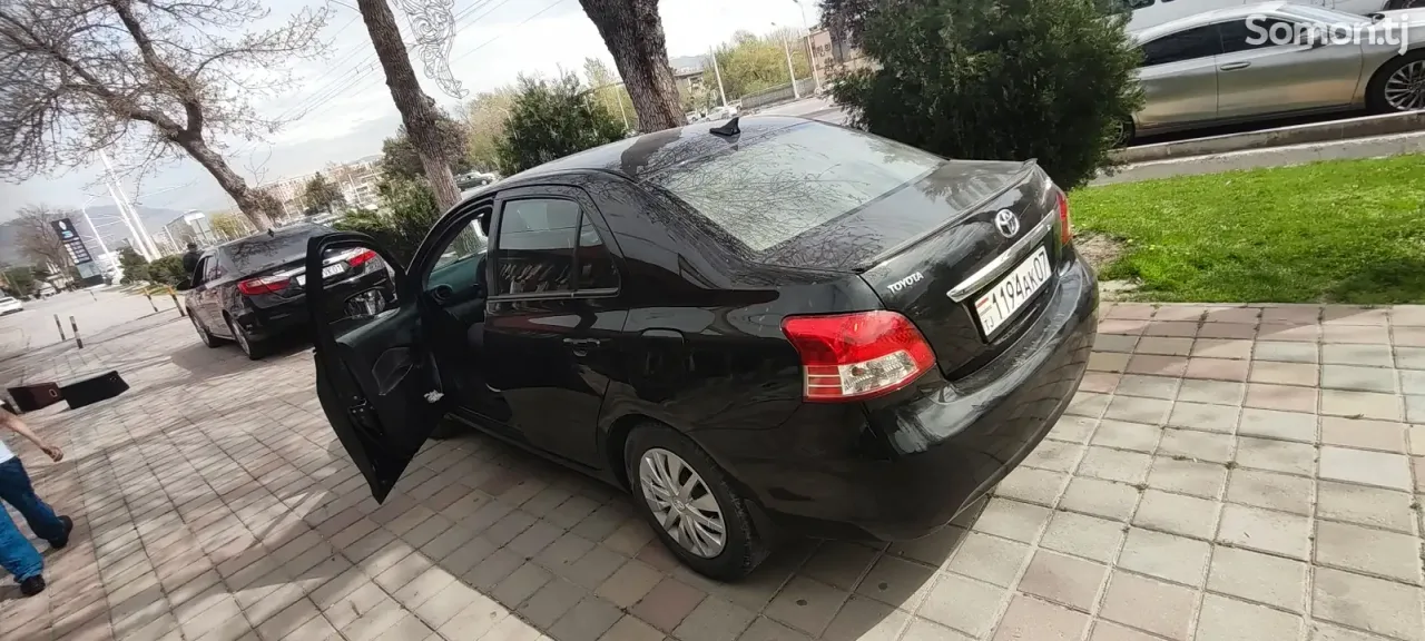 Toyota Yaris 2008 · AT