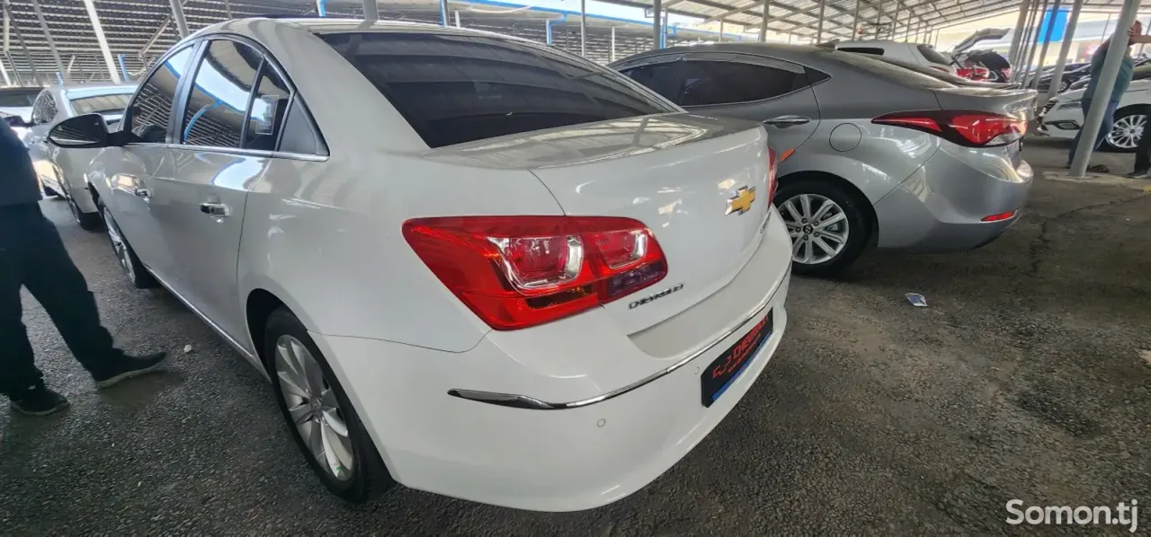 Chevrolet Cruze 2015 · 1.8 AT