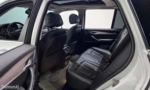BMW X5 2014 · 3.0 AT