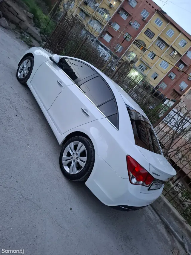 Chevrolet Cruze 2013 · 1.8 AT