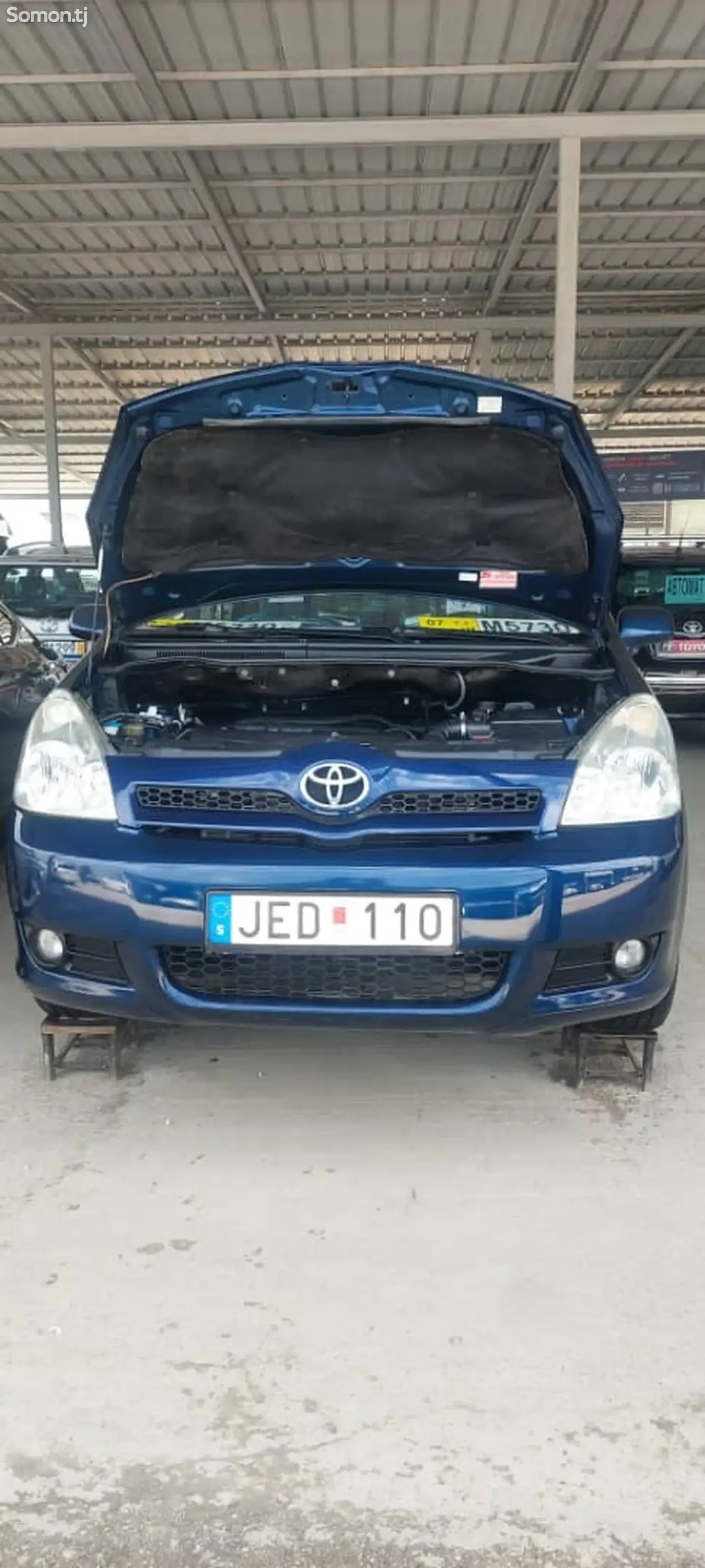 Toyota Corolla Verso 2006 · 1.8 MT